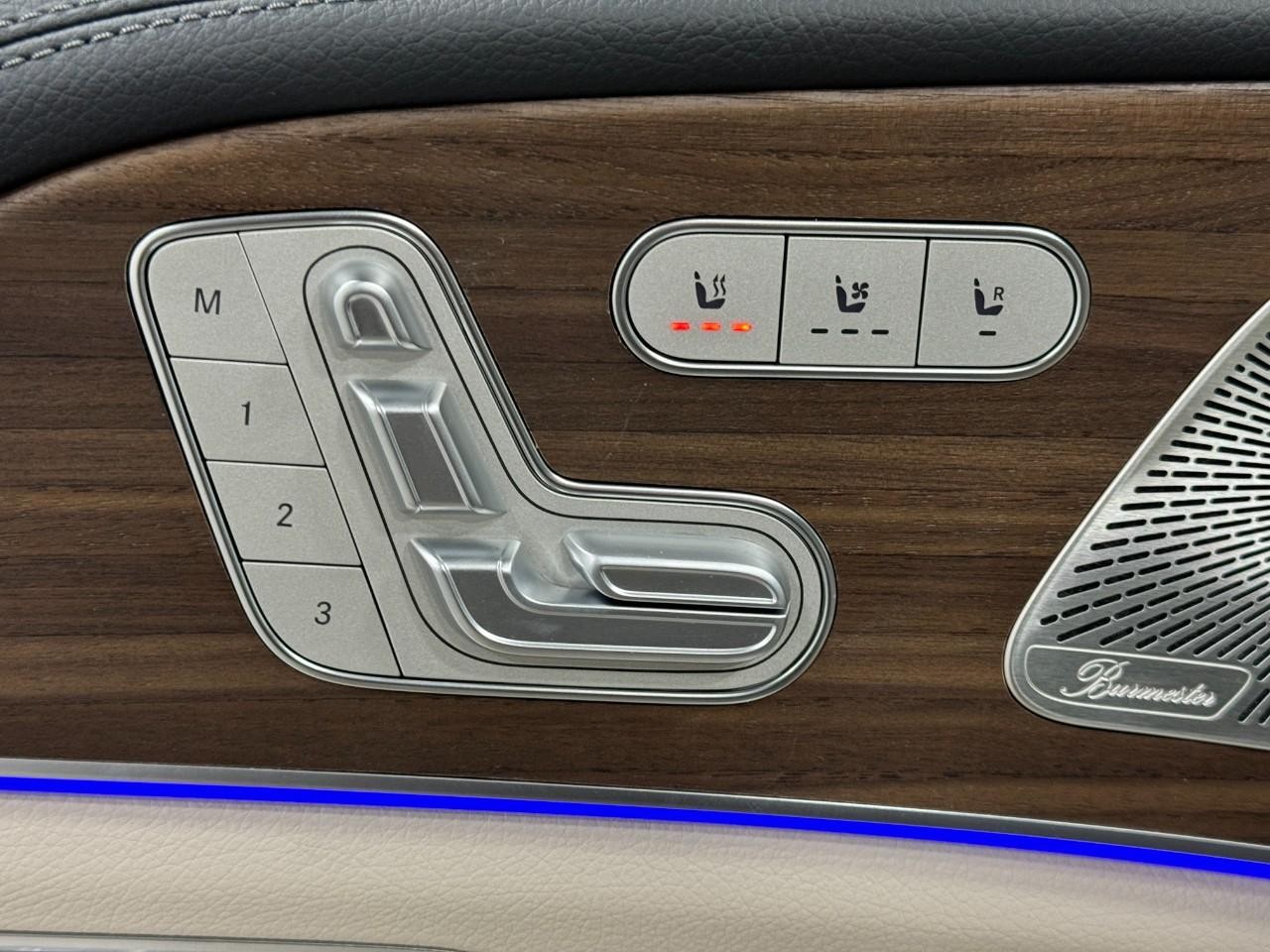 Mercedes-Benz GLE Vehicle Full-screen Gallery Image 24