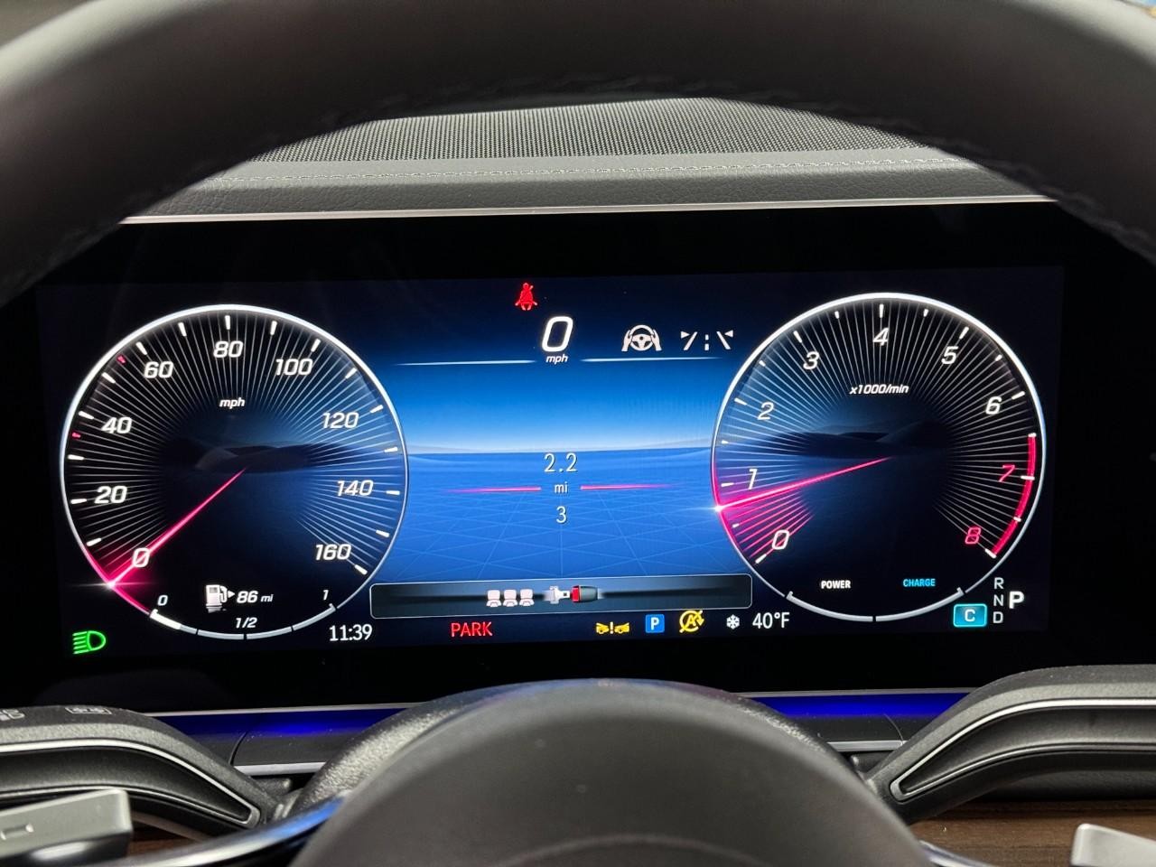 Mercedes-Benz GLE Vehicle Full-screen Gallery Image 33