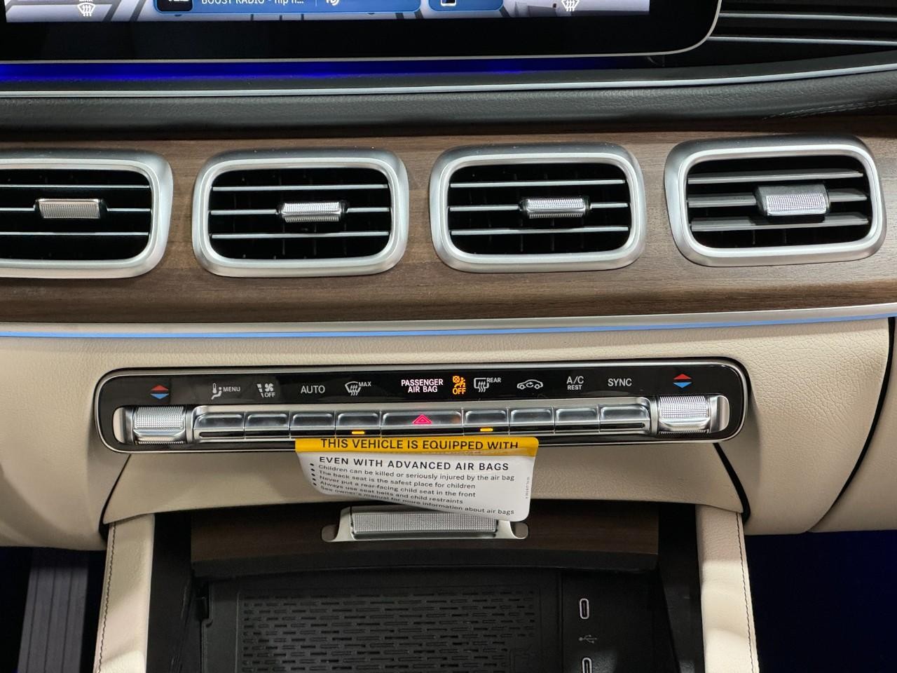 Mercedes-Benz GLE Vehicle Full-screen Gallery Image 15