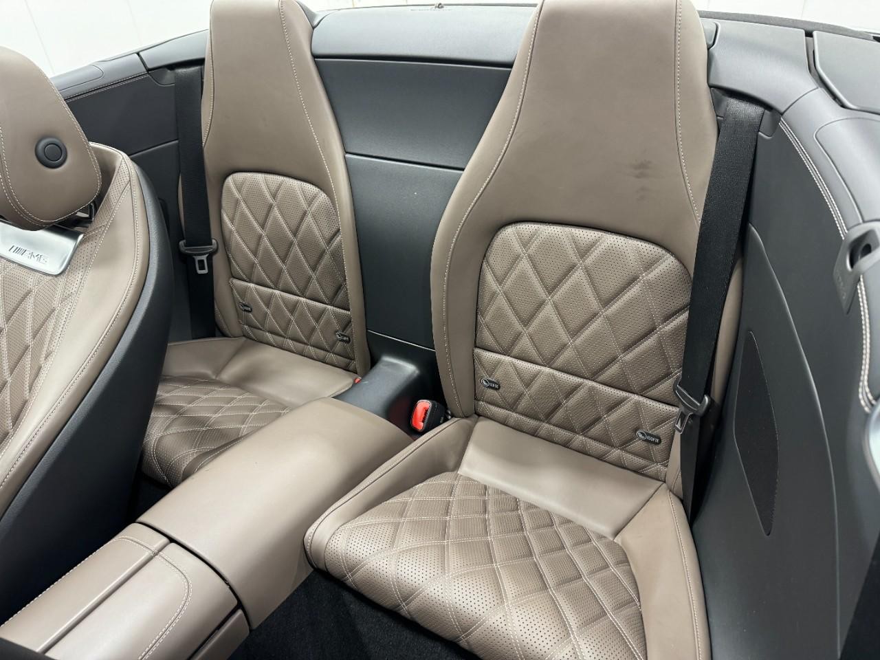 Mercedes-Benz SL Vehicle Full-screen Gallery Image 8