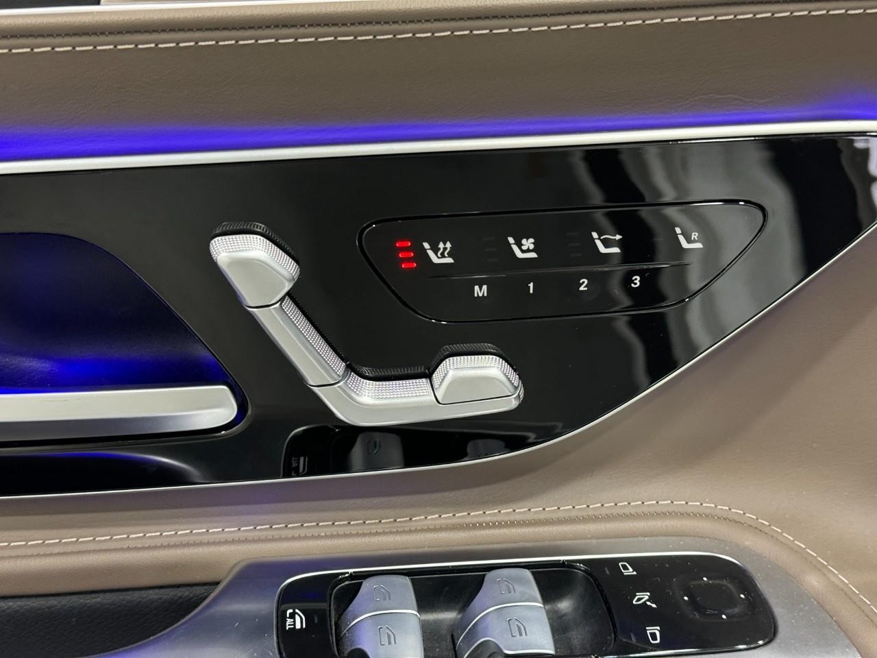 Mercedes-Benz SL Vehicle Full-screen Gallery Image 20