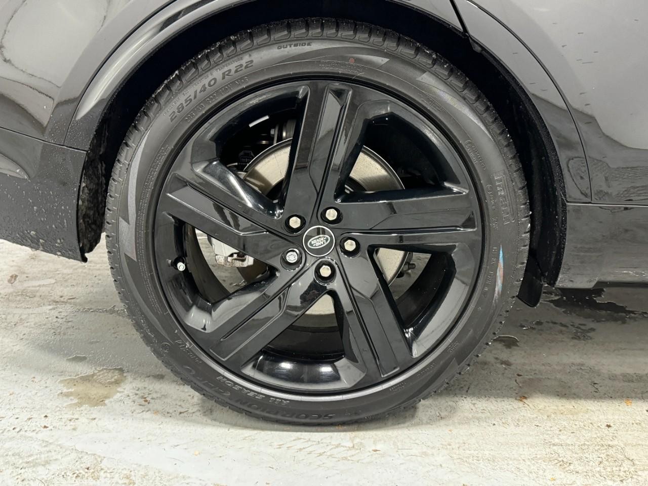 Land Rover Discovery Vehicle Full-screen Gallery Image 05