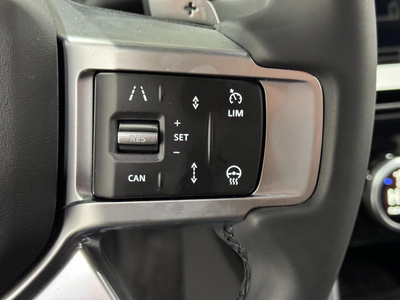 Land Rover Discovery Vehicle Full-screen Gallery Image 32