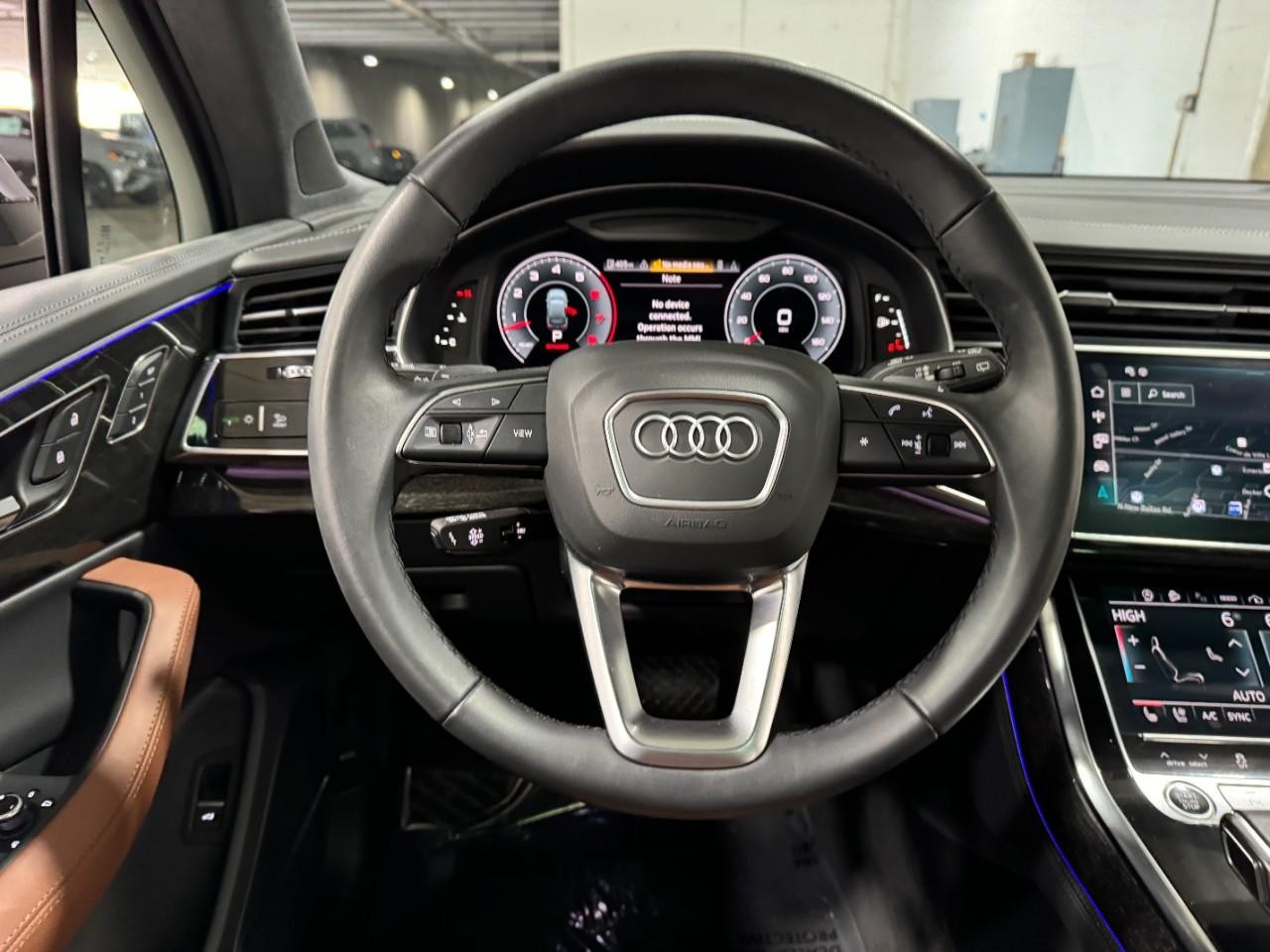 Audi Q7 Vehicle Full-screen Gallery Image 14