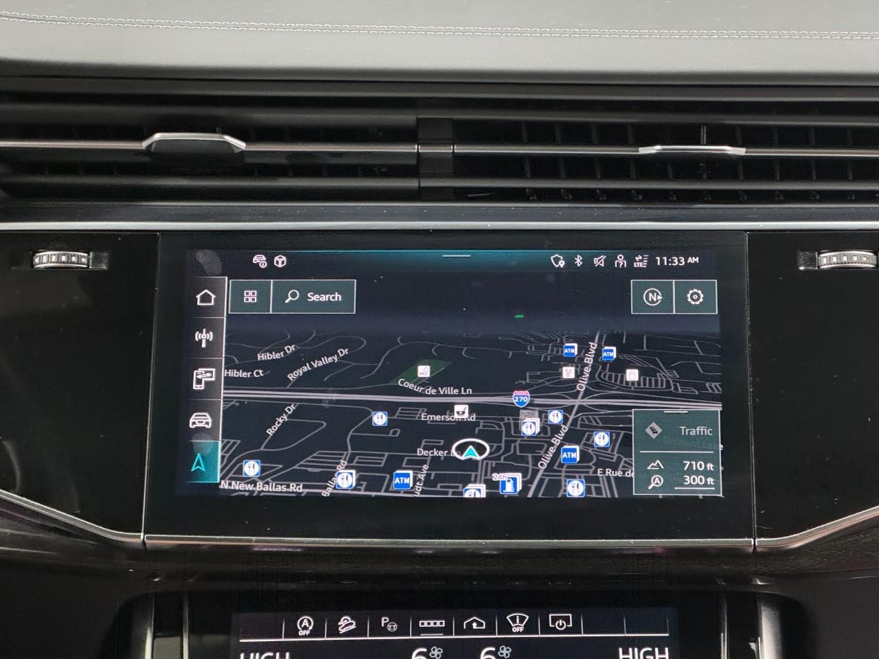 Audi Q7 Vehicle Full-screen Gallery Image 15