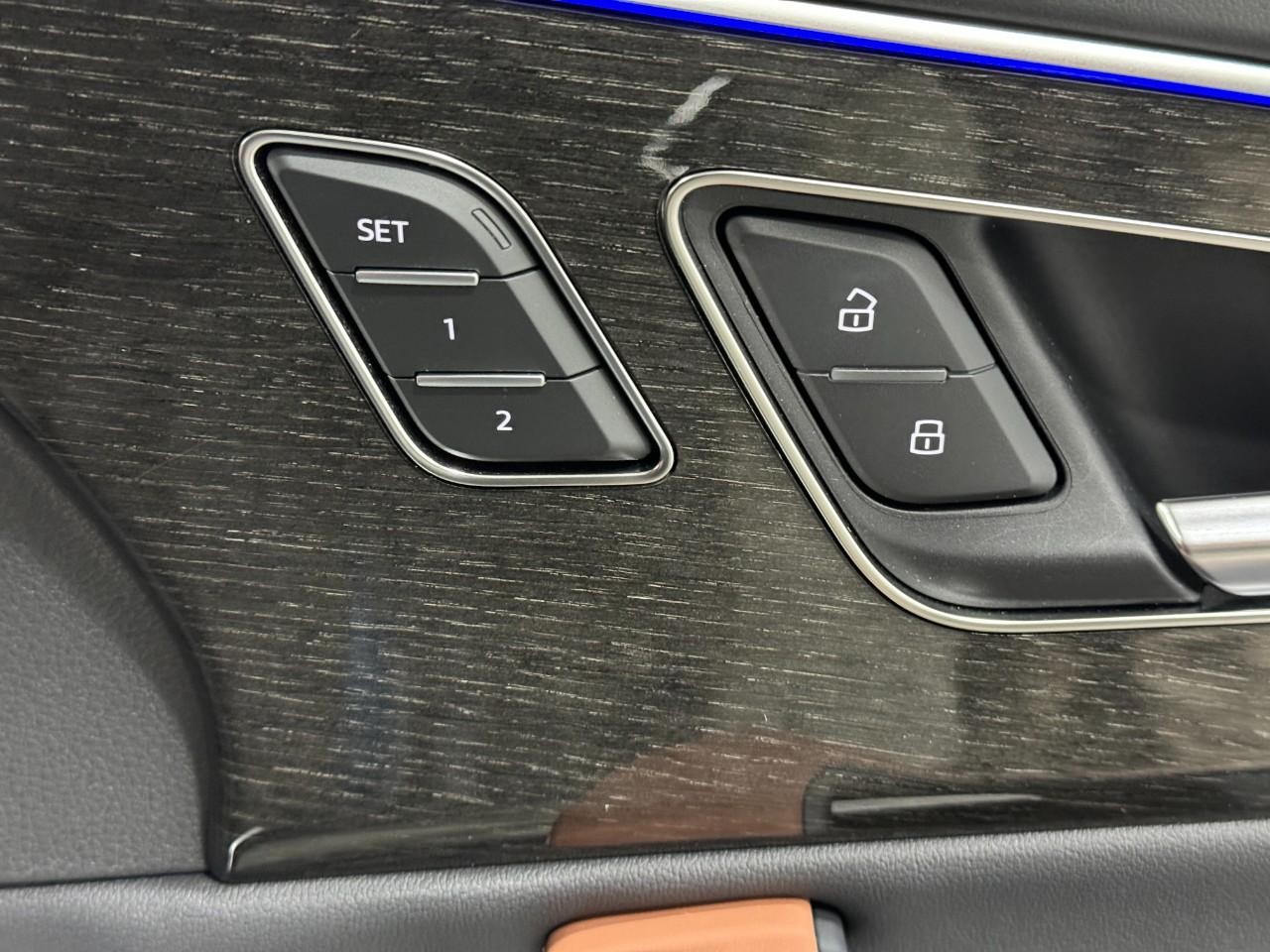 Audi Q7 Vehicle Full-screen Gallery Image 22