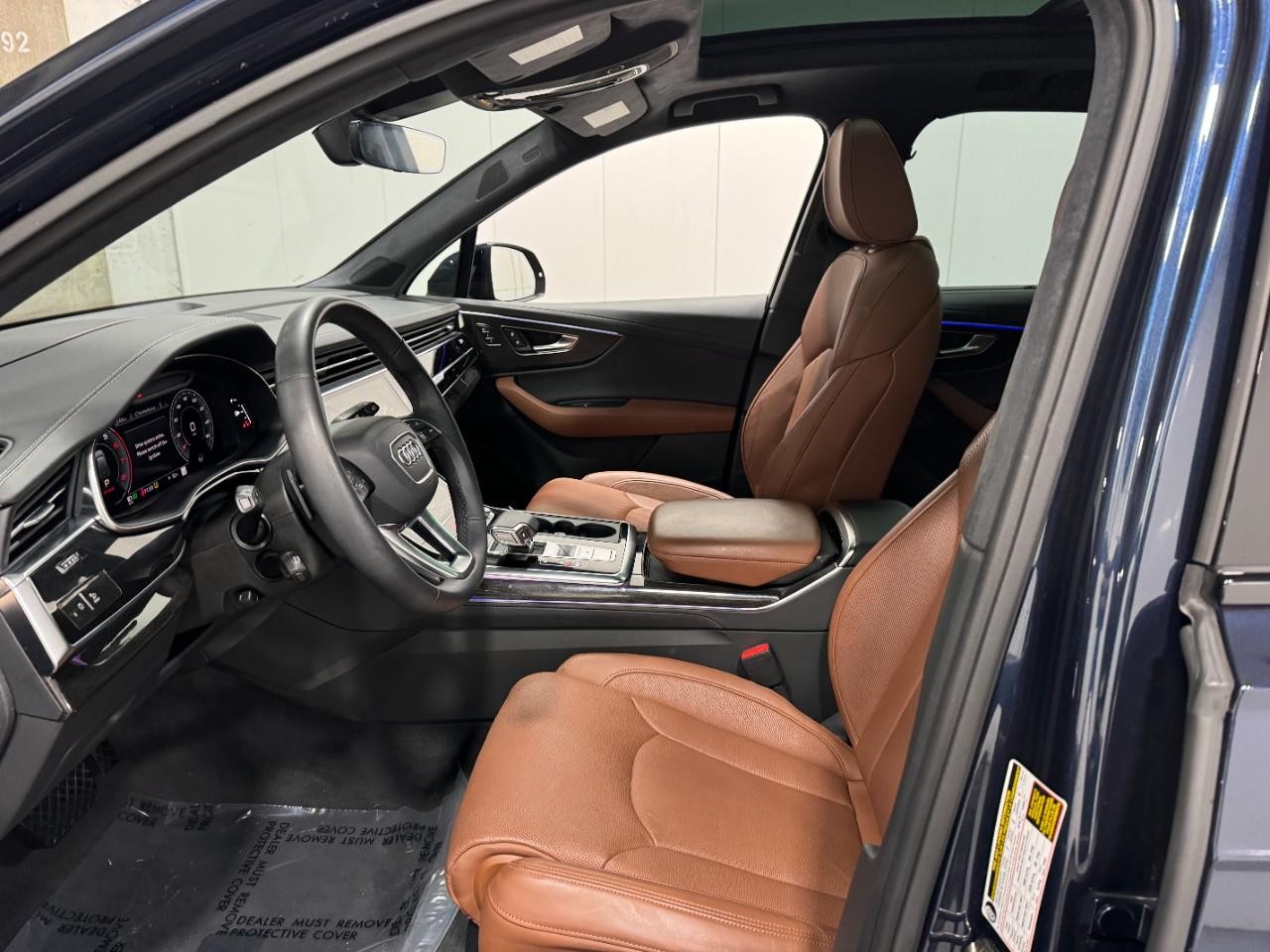 Audi Q7 Vehicle Full-screen Gallery Image 28