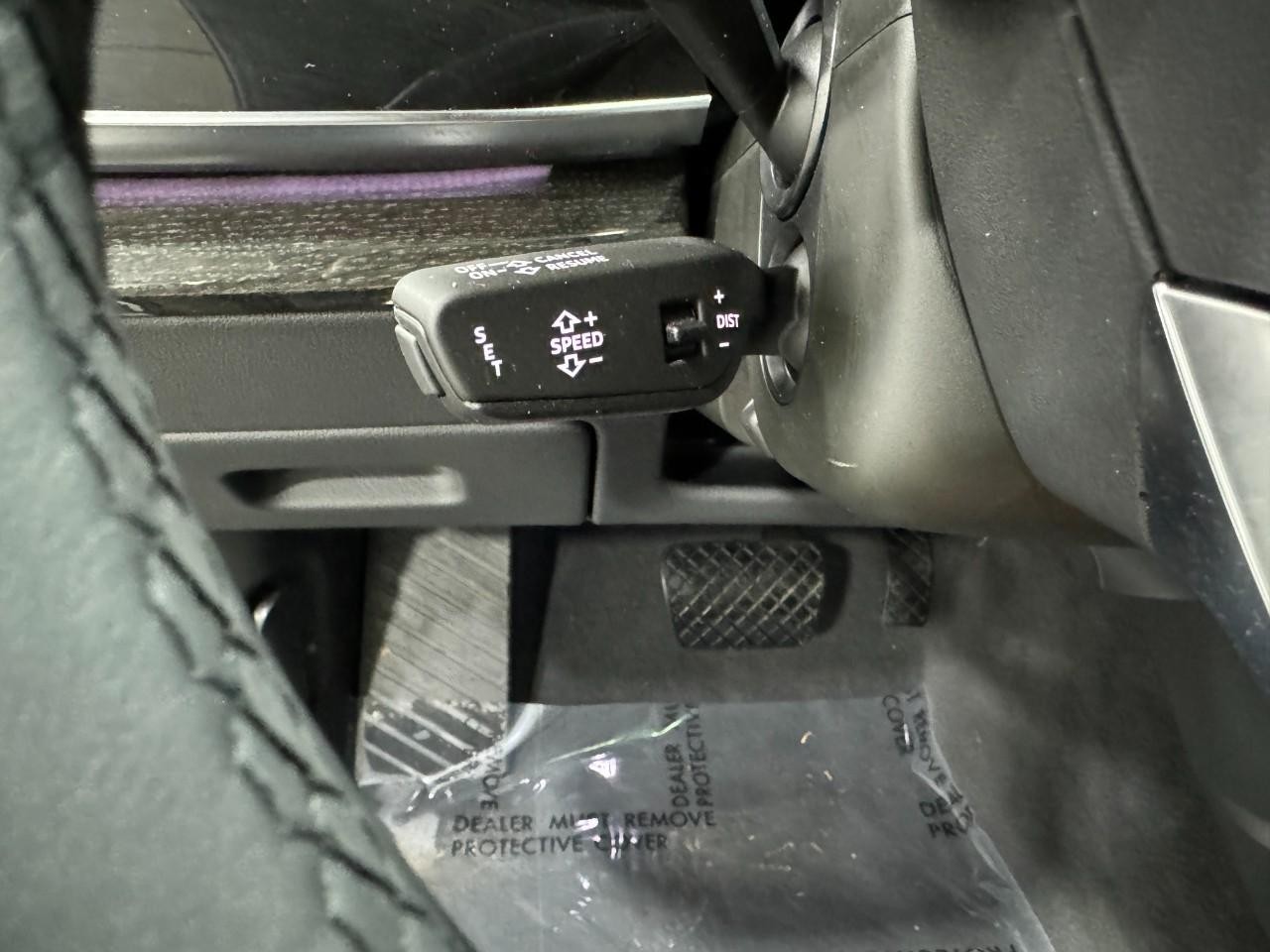 Audi Q7 Vehicle Full-screen Gallery Image 32