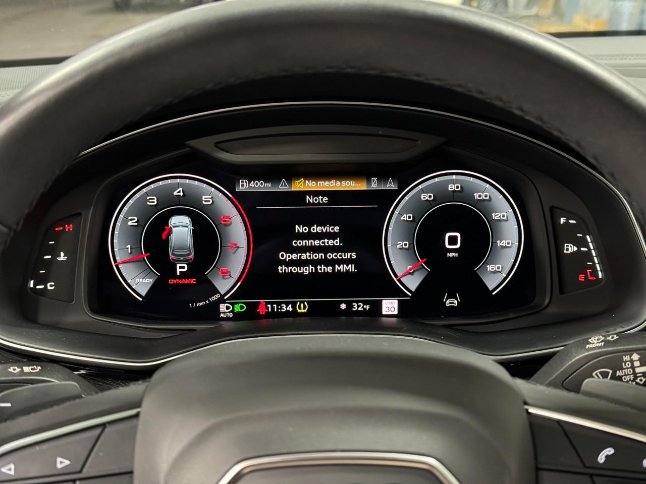 Audi Q7 Vehicle Full-screen Gallery Image 35