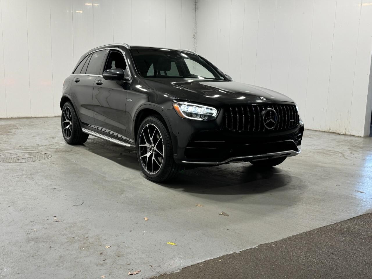 Mercedes-Benz GLC Vehicle Full-screen Gallery Image 7