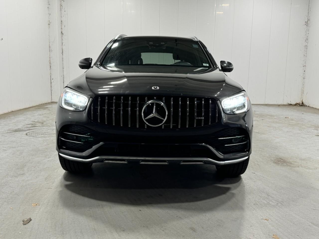 Mercedes-Benz GLC Vehicle Full-screen Gallery Image 8