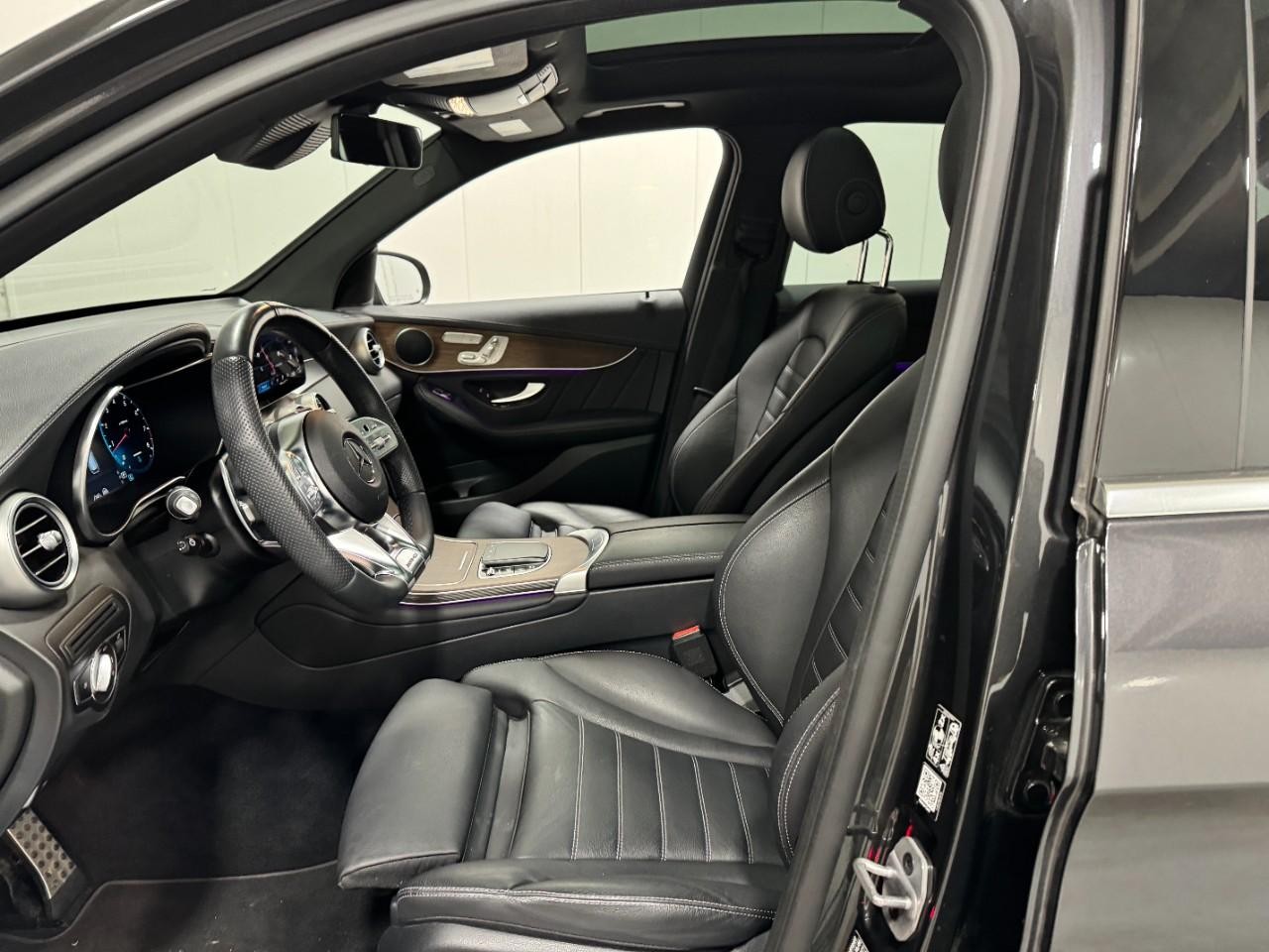 Mercedes-Benz GLC Vehicle Full-screen Gallery Image 29