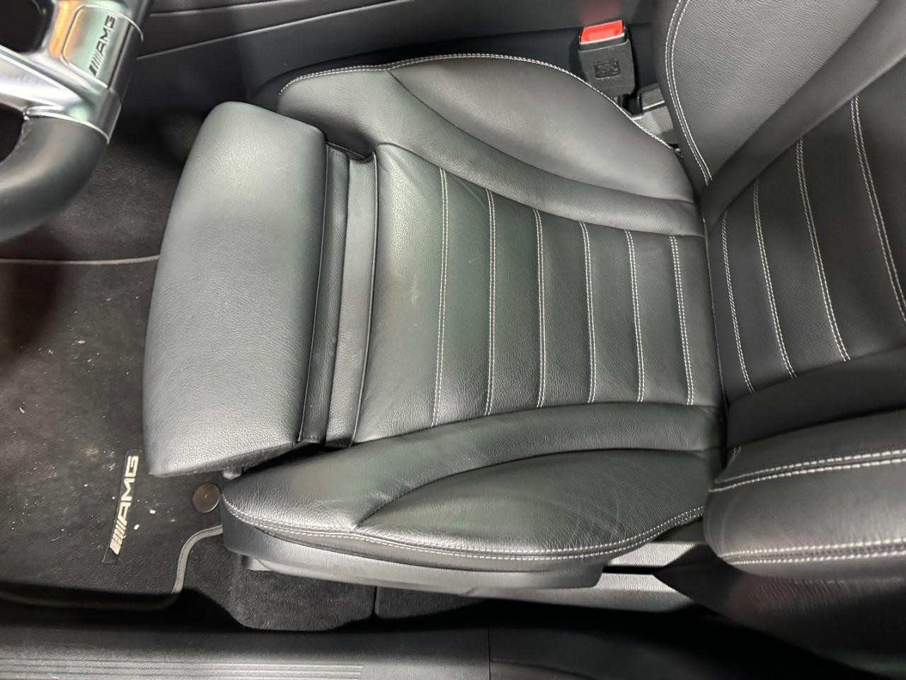 Mercedes-Benz GLC Vehicle Full-screen Gallery Image 30