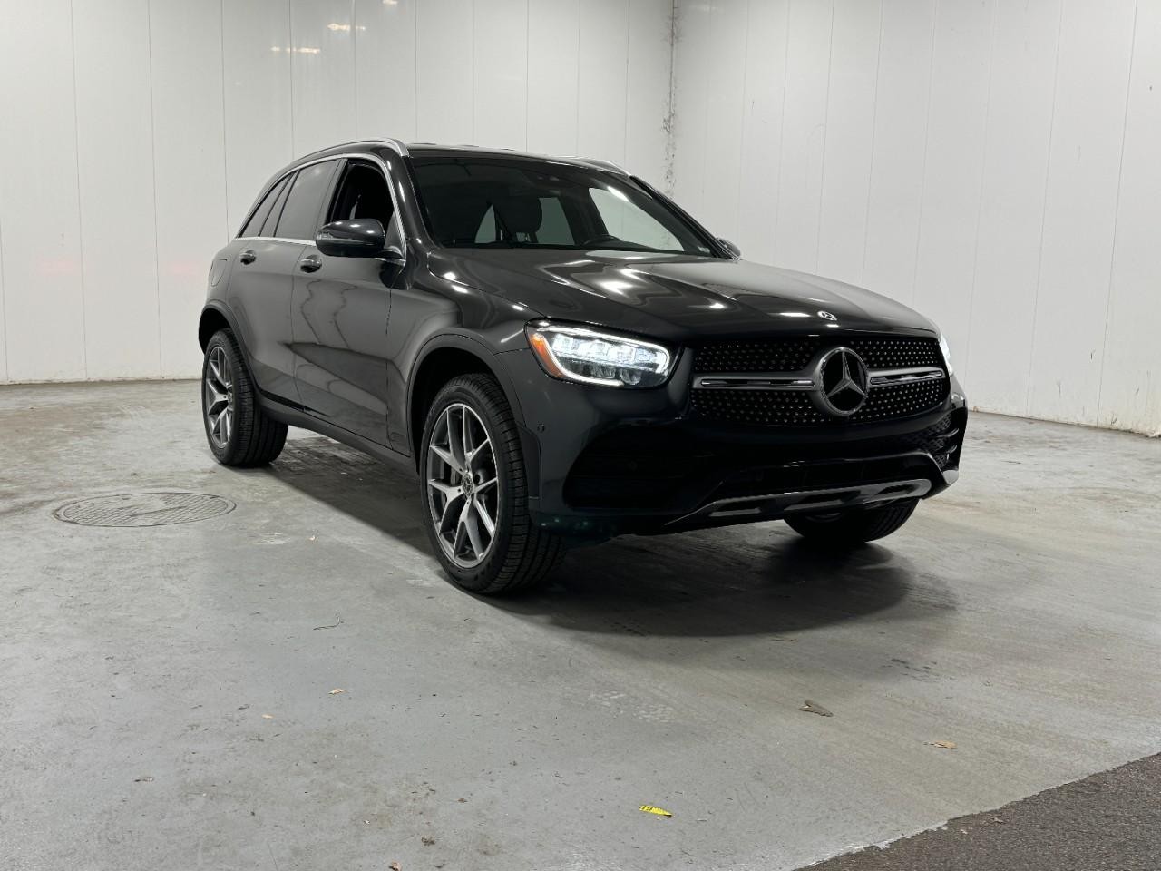 Mercedes-Benz GLC Vehicle Full-screen Gallery Image 6