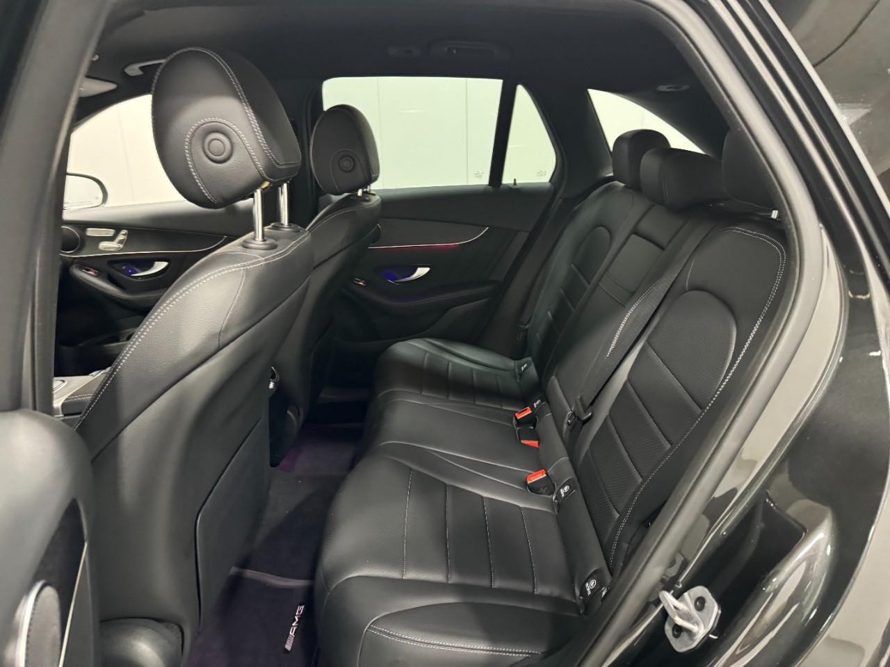 Mercedes-Benz GLC Vehicle Full-screen Gallery Image 8