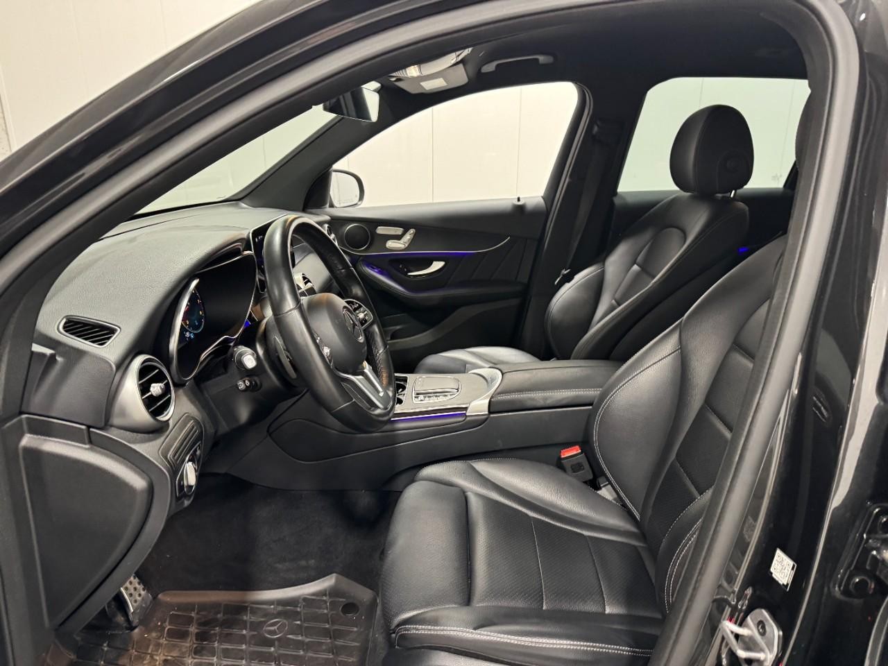 Mercedes-Benz GLC Vehicle Full-screen Gallery Image 27