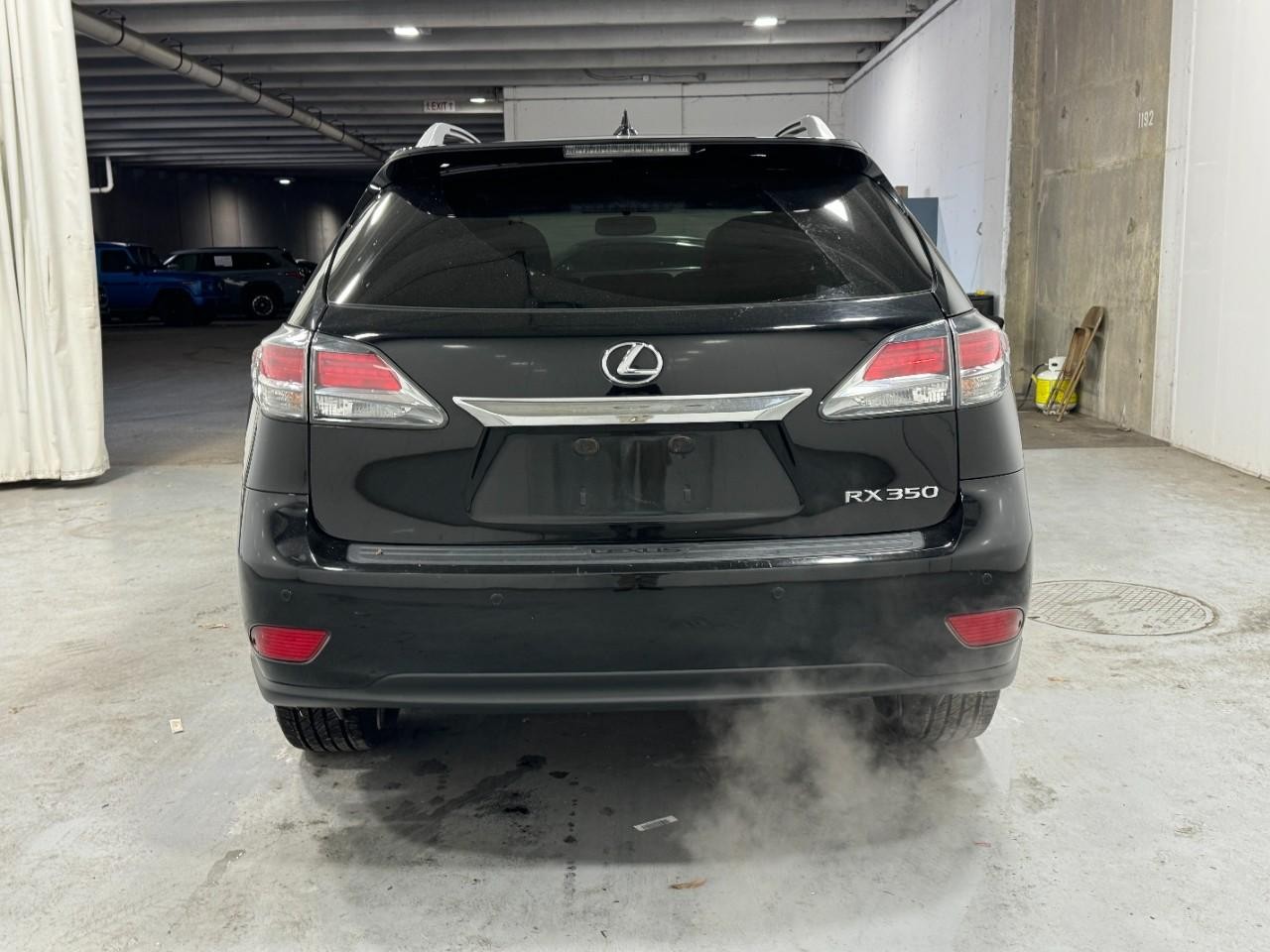 Lexus RX 350 Vehicle Full-screen Gallery Image 9