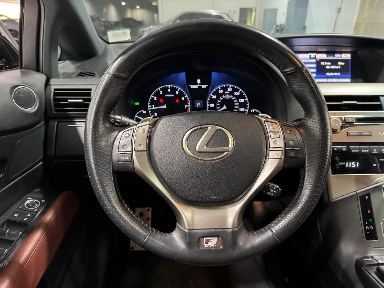 Lexus RX 350 Vehicle Full-screen Gallery Image 13