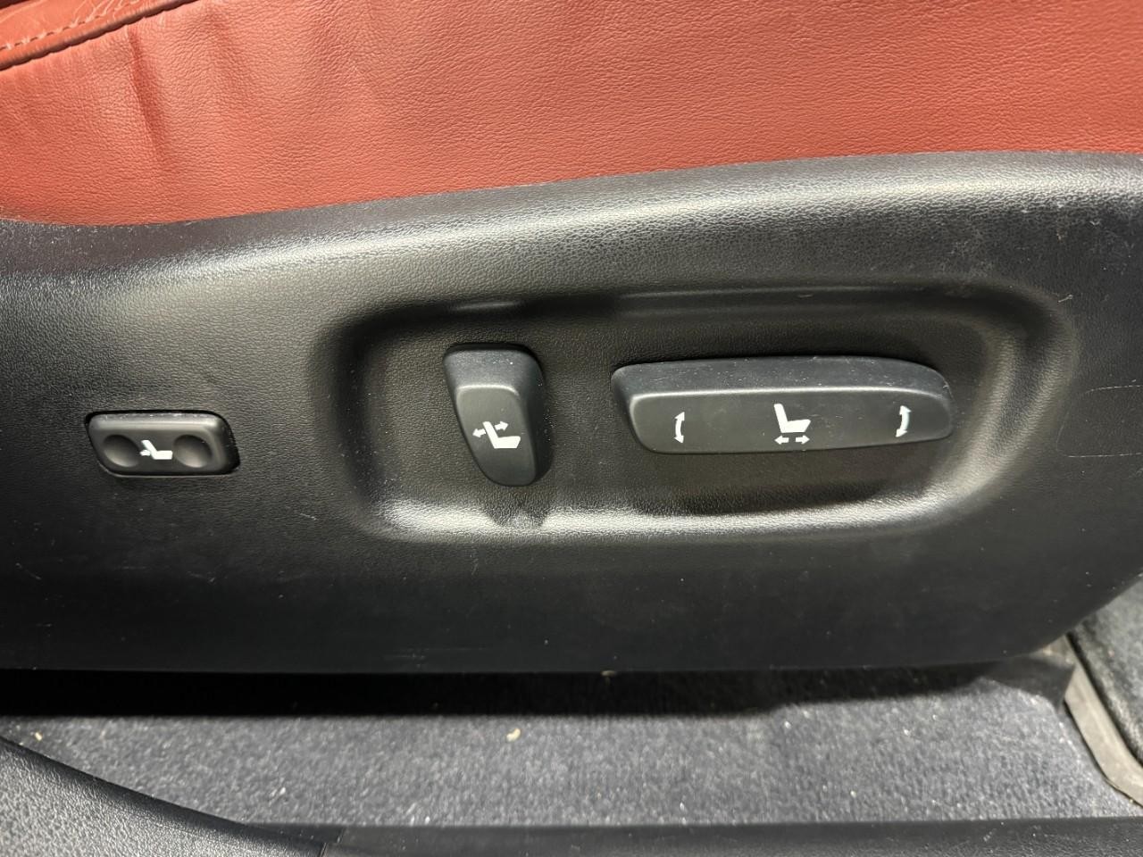 Lexus RX 350 Vehicle Full-screen Gallery Image 20