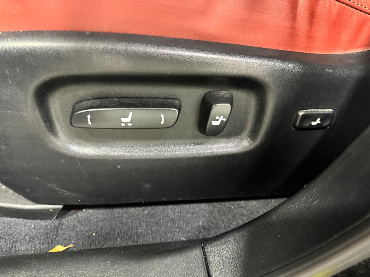 Lexus RX 350 Vehicle Full-screen Gallery Image 26