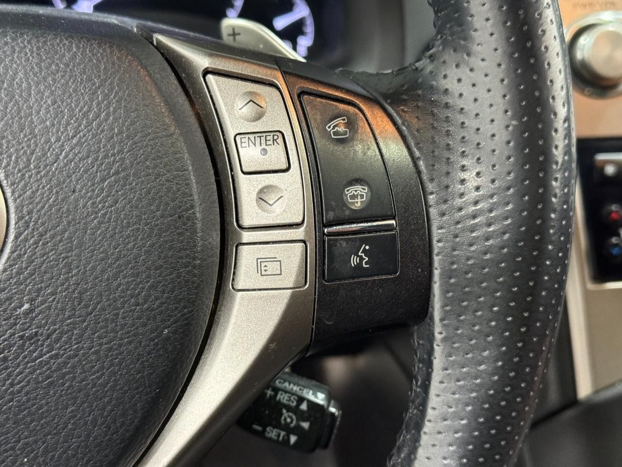 Lexus RX 350 Vehicle Full-screen Gallery Image 29