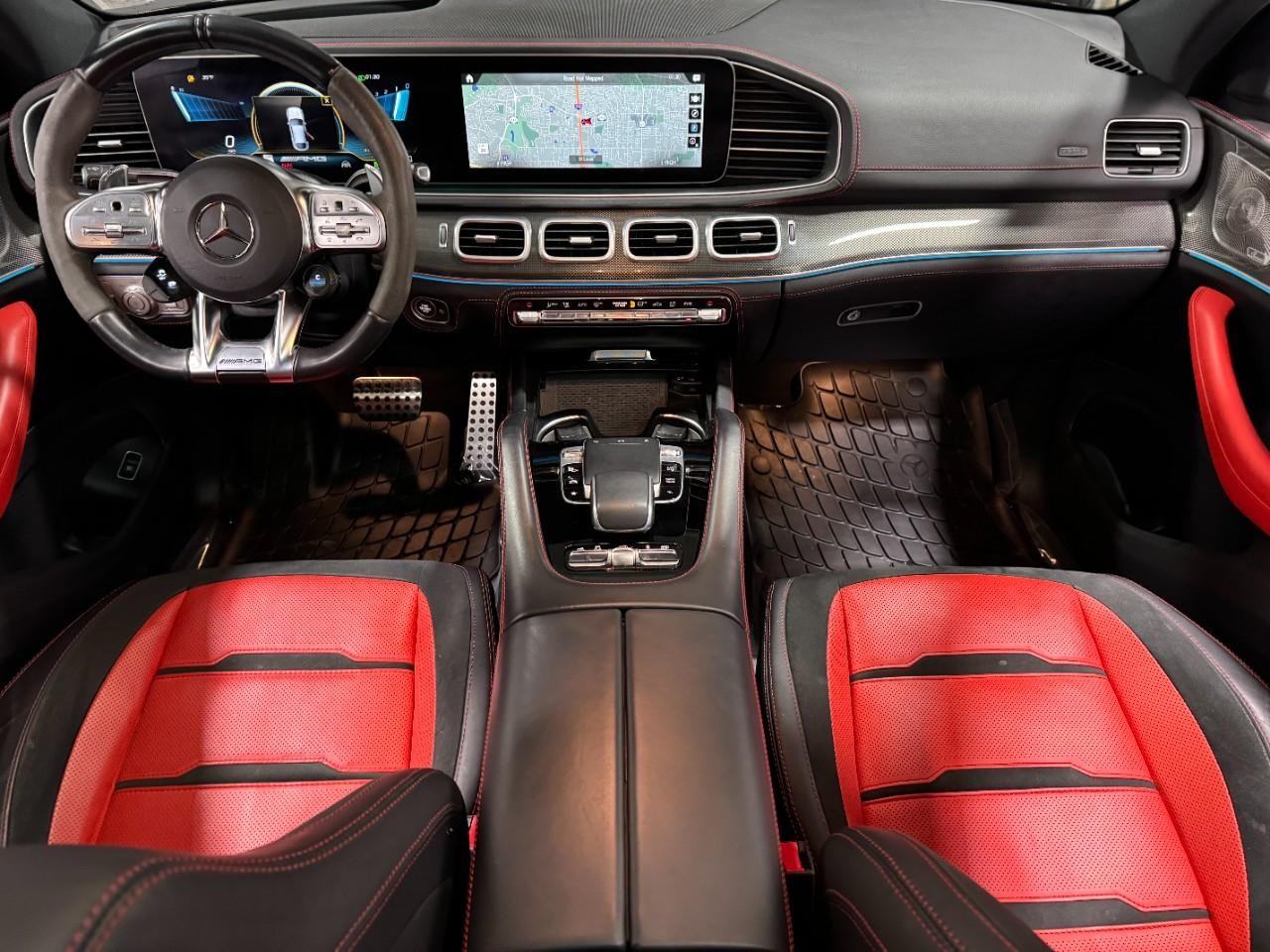 Mercedes-Benz GLE Vehicle Full-screen Gallery Image 12