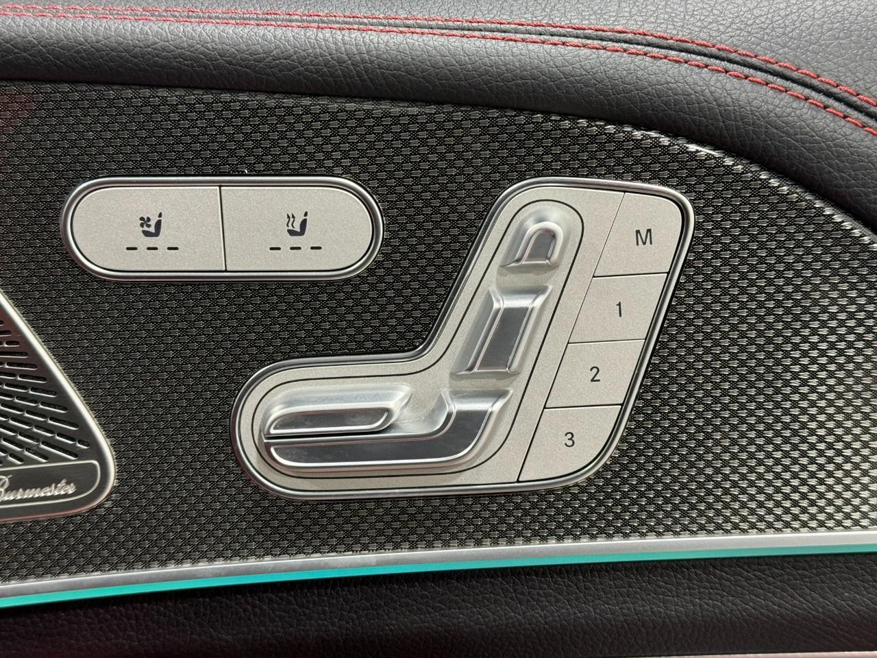 Mercedes-Benz GLE Vehicle Full-screen Gallery Image 20