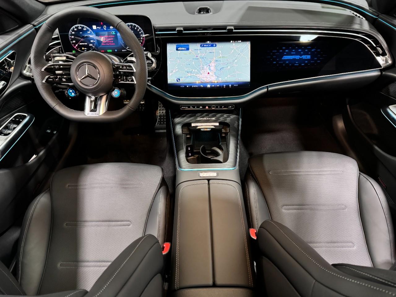 Mercedes-Benz E-Class Vehicle Full-screen Gallery Image 12