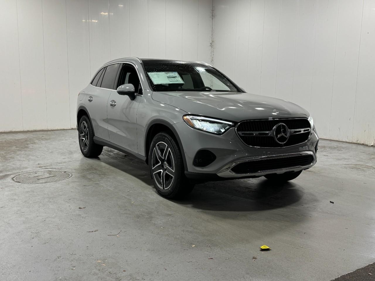 Mercedes-Benz GLC Vehicle Full-screen Gallery Image 6