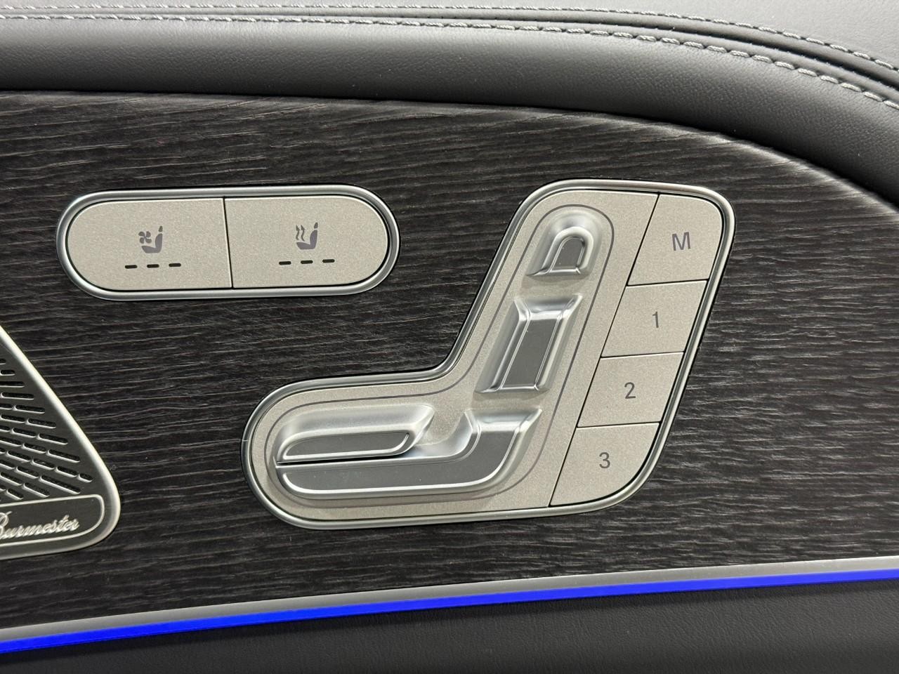 Mercedes-Benz GLE Vehicle Full-screen Gallery Image 20