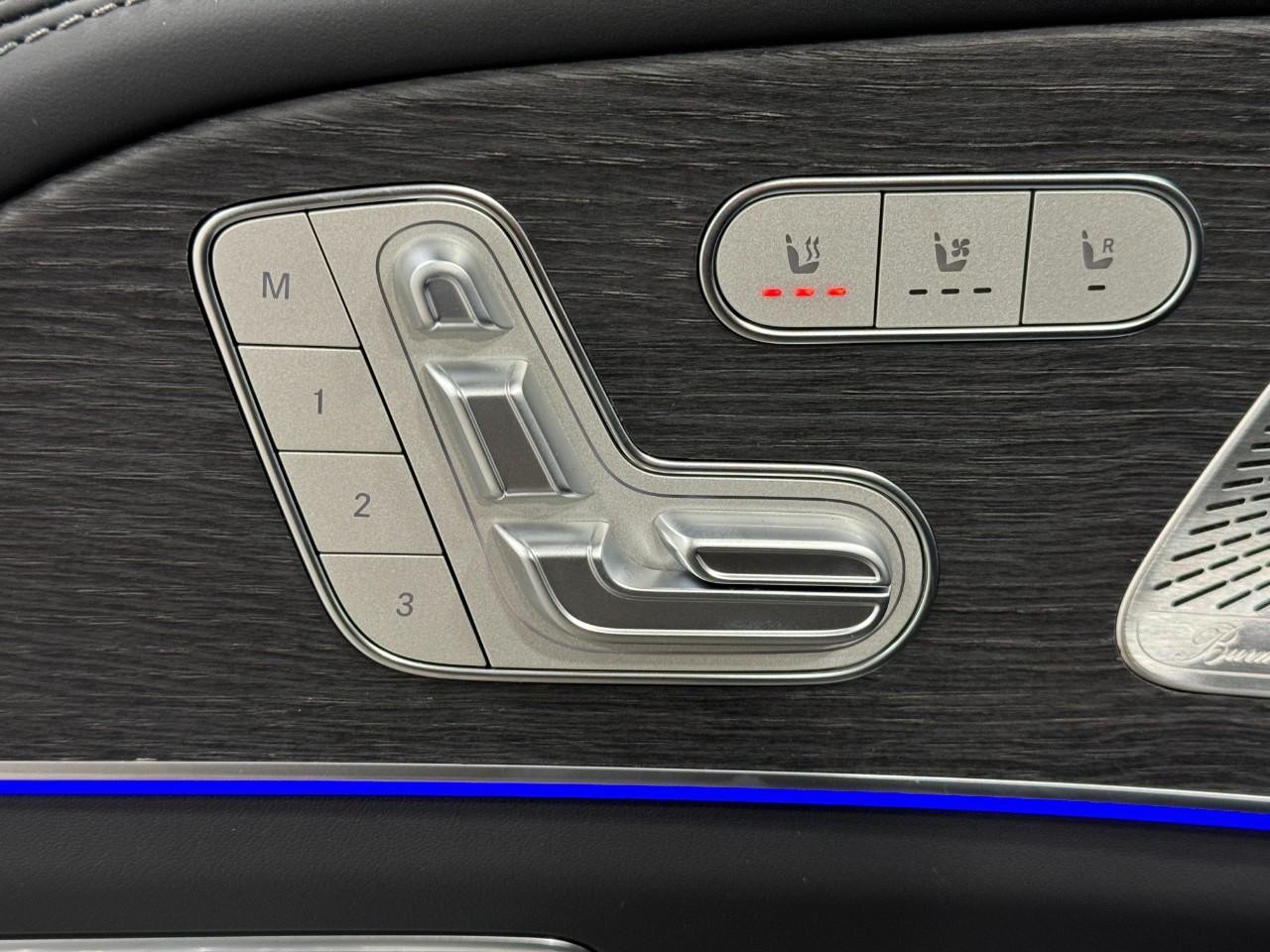 Mercedes-Benz GLE Vehicle Full-screen Gallery Image 24