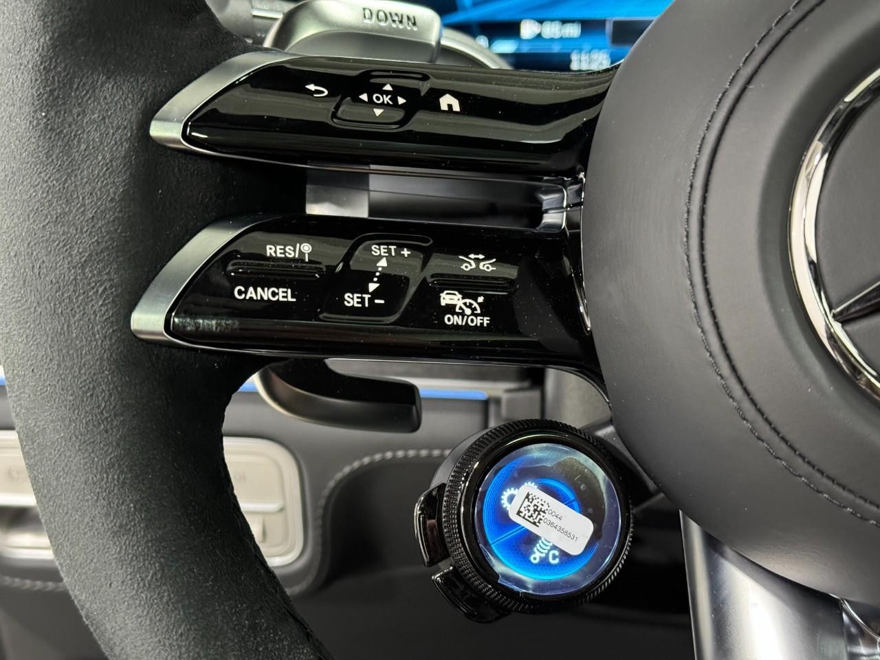 Mercedes-Benz GLE Vehicle Full-screen Gallery Image 31