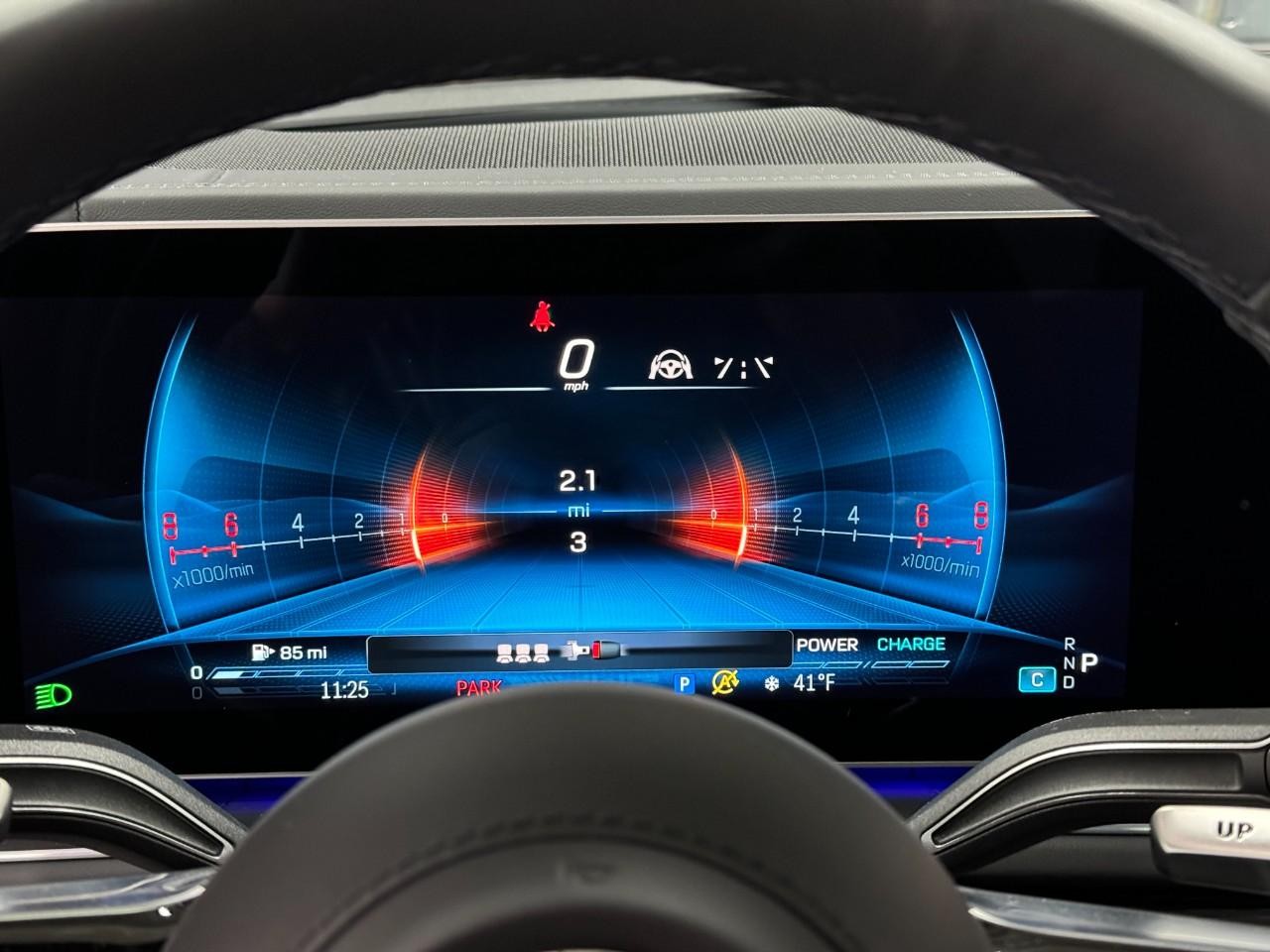 Mercedes-Benz GLE Vehicle Full-screen Gallery Image 33