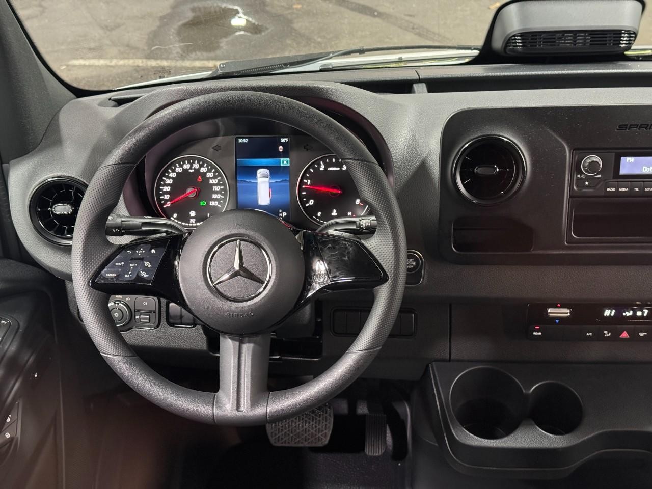 Mercedes-Benz Sprinter Van Vehicle Full-screen Gallery Image 13