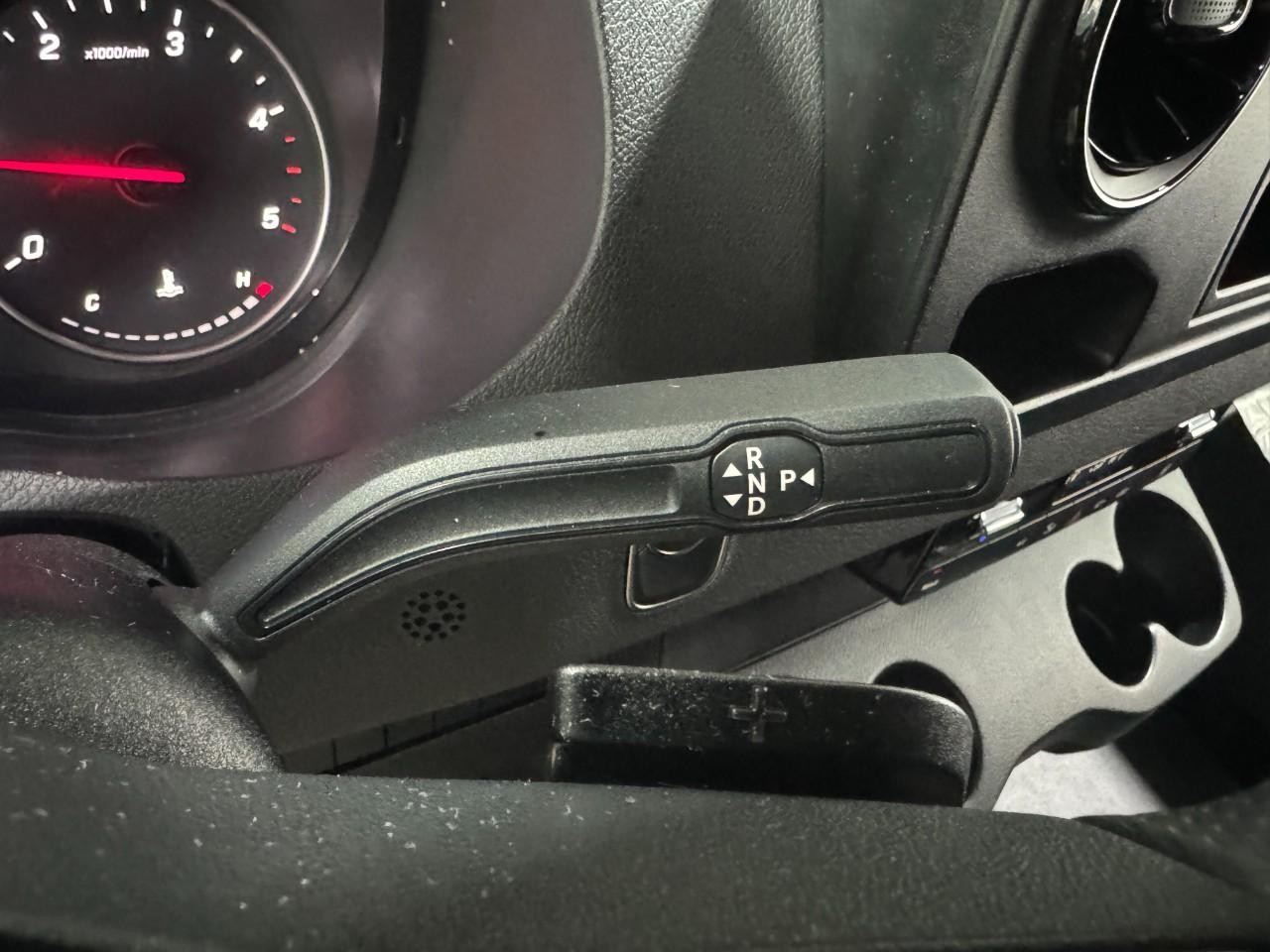 Mercedes-Benz Sprinter Van Vehicle Full-screen Gallery Image 29