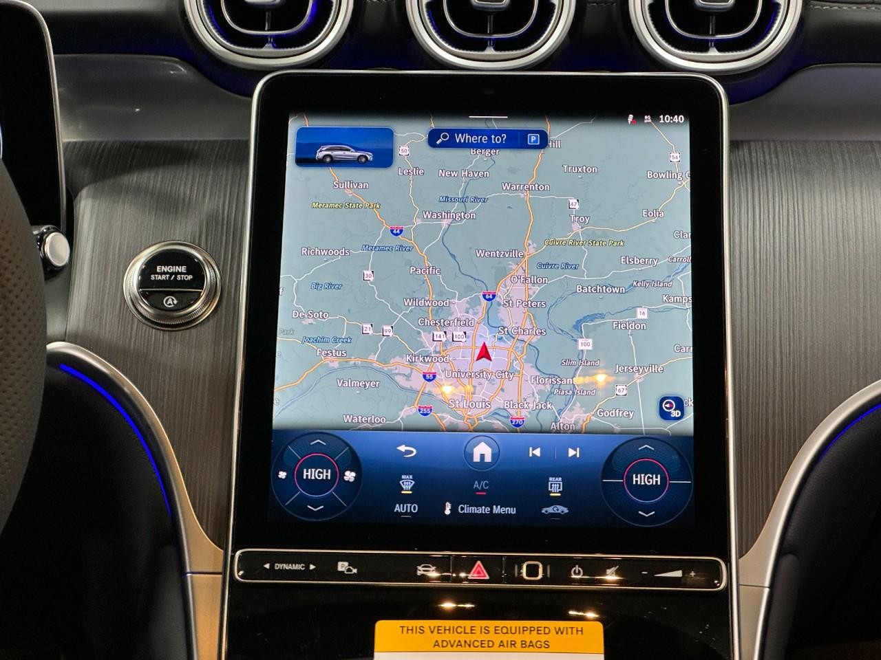 Mercedes-Benz GLC Vehicle Full-screen Gallery Image 14