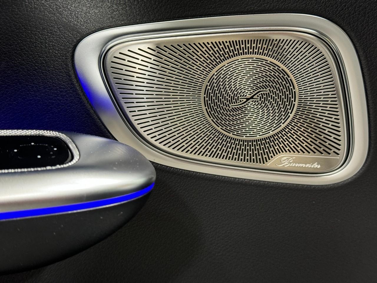 Mercedes-Benz GLC Vehicle Full-screen Gallery Image 25