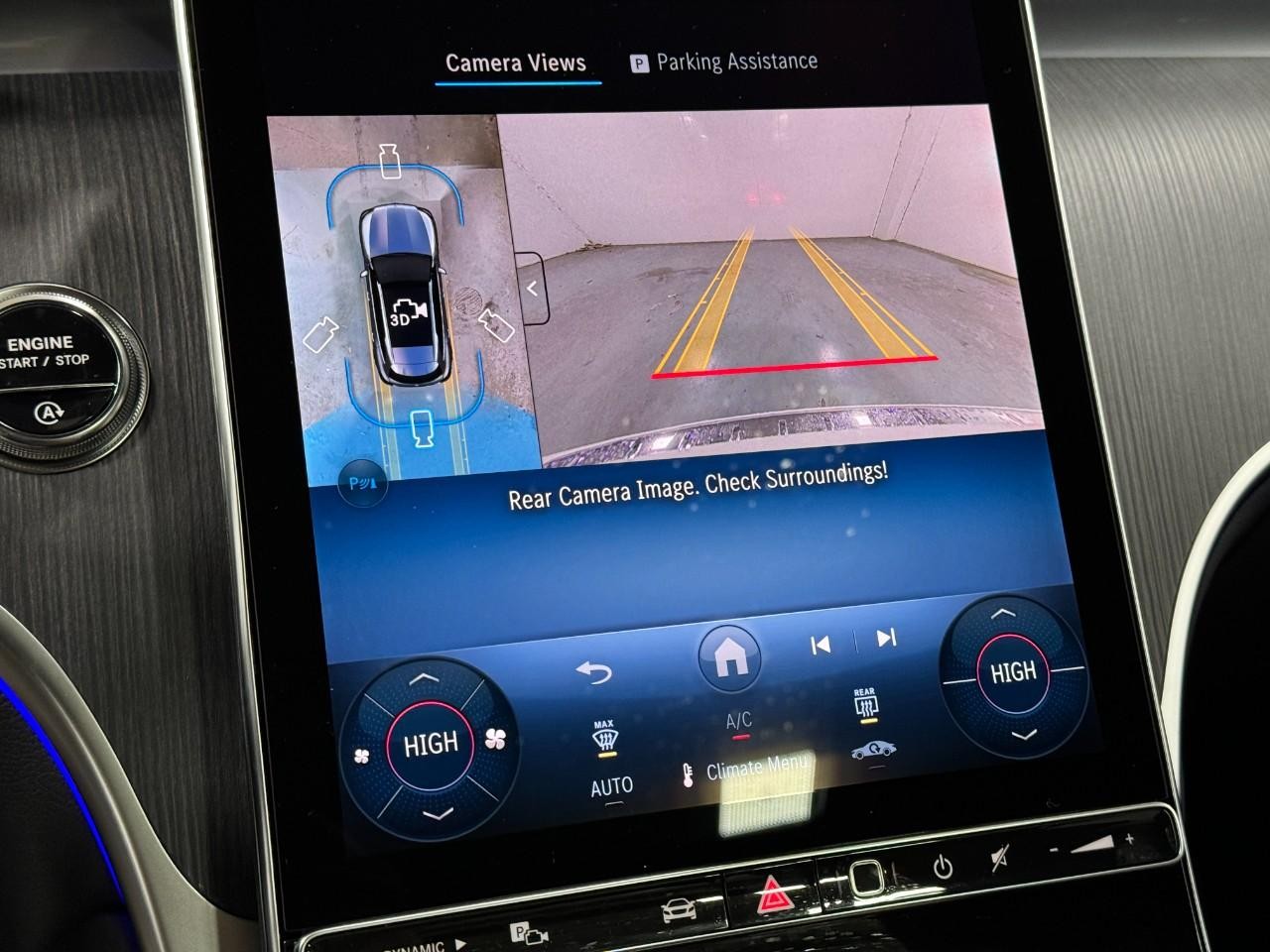 Mercedes-Benz GLC Vehicle Full-screen Gallery Image 35