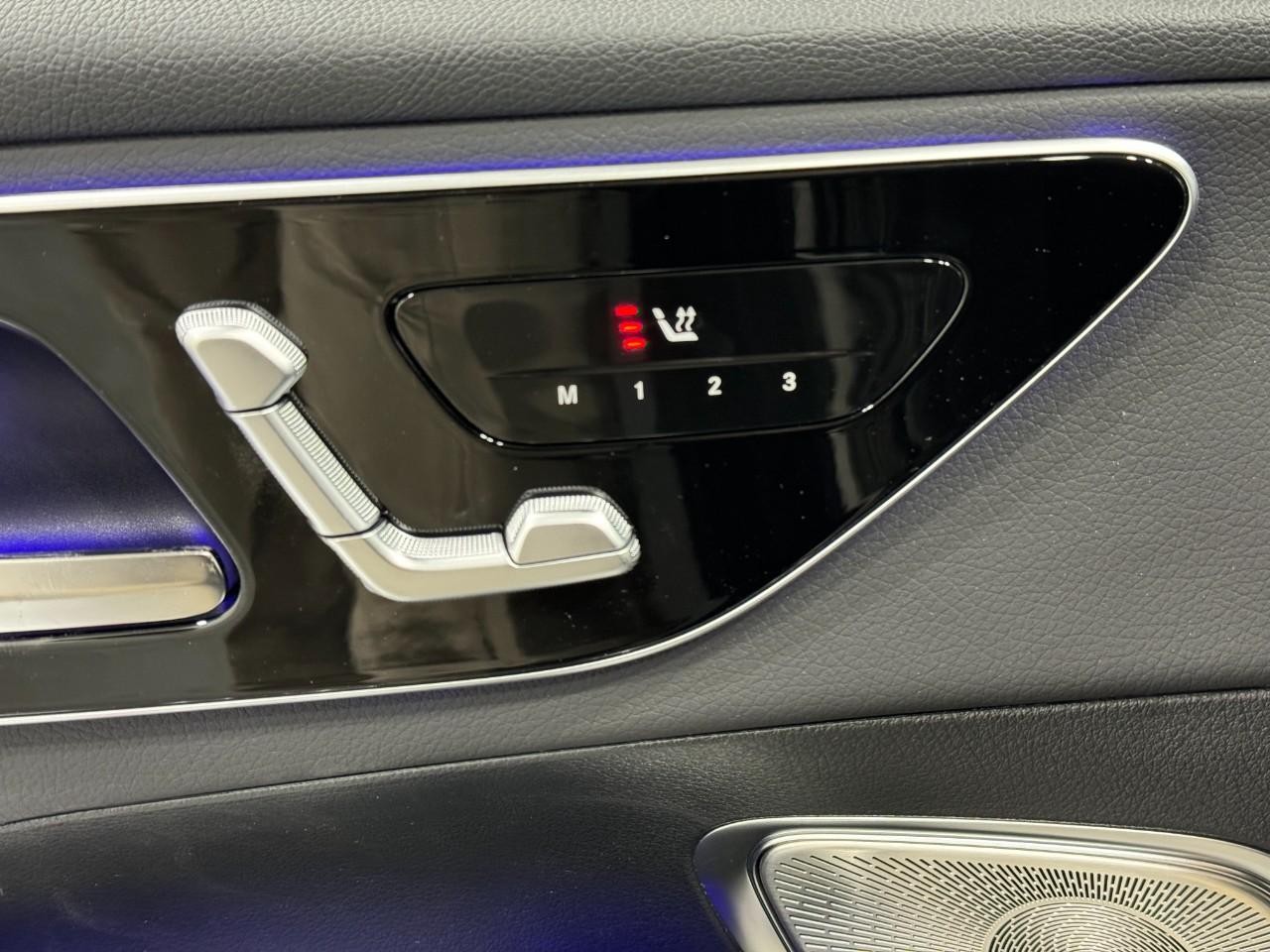 Mercedes-Benz GLC Vehicle Full-screen Gallery Image 22