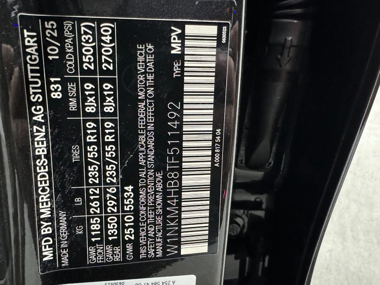 Mercedes-Benz GLC Vehicle Full-screen Gallery Image 36