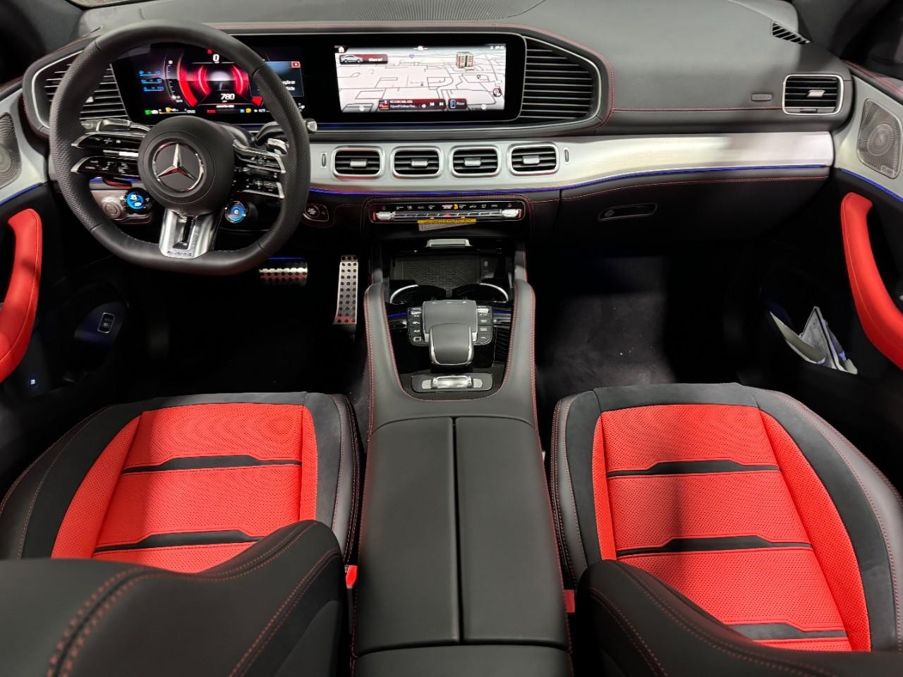 Mercedes-Benz GLE Vehicle Full-screen Gallery Image 12
