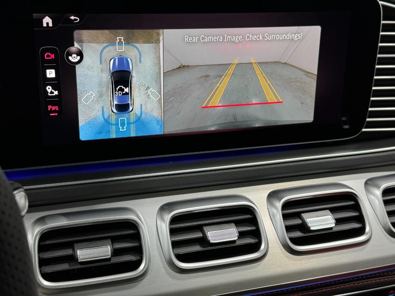 Mercedes-Benz GLE Vehicle Full-screen Gallery Image 37