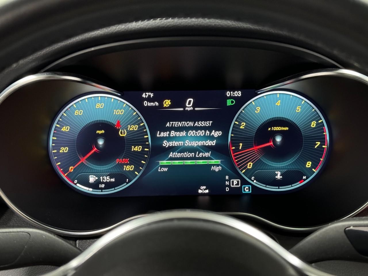 Mercedes-Benz C-Class Vehicle Full-screen Gallery Image 35