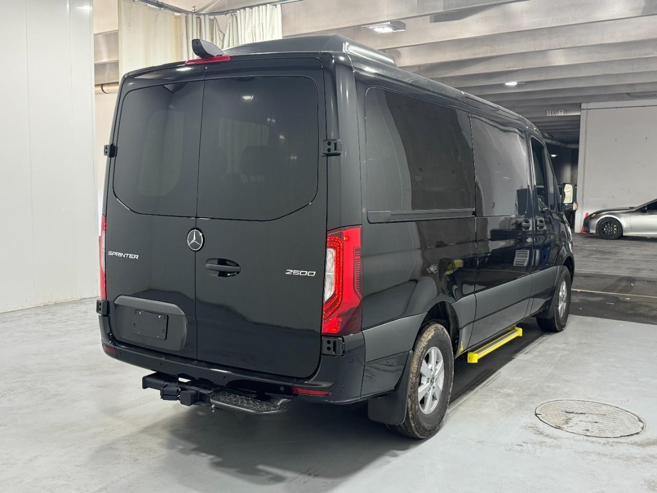 Mercedes-Benz Sprinter Passenger Van Vehicle Full-screen Gallery Image 4