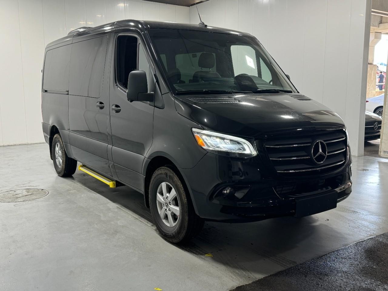 Mercedes-Benz Sprinter Passenger Van Vehicle Full-screen Gallery Image 6