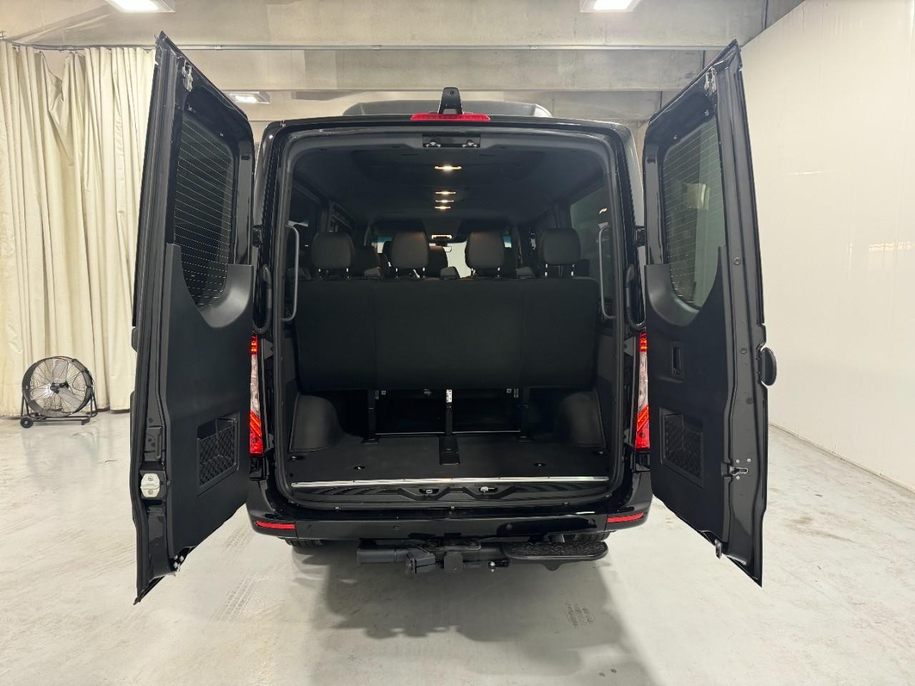 Mercedes-Benz Sprinter Passenger Van Vehicle Full-screen Gallery Image 9