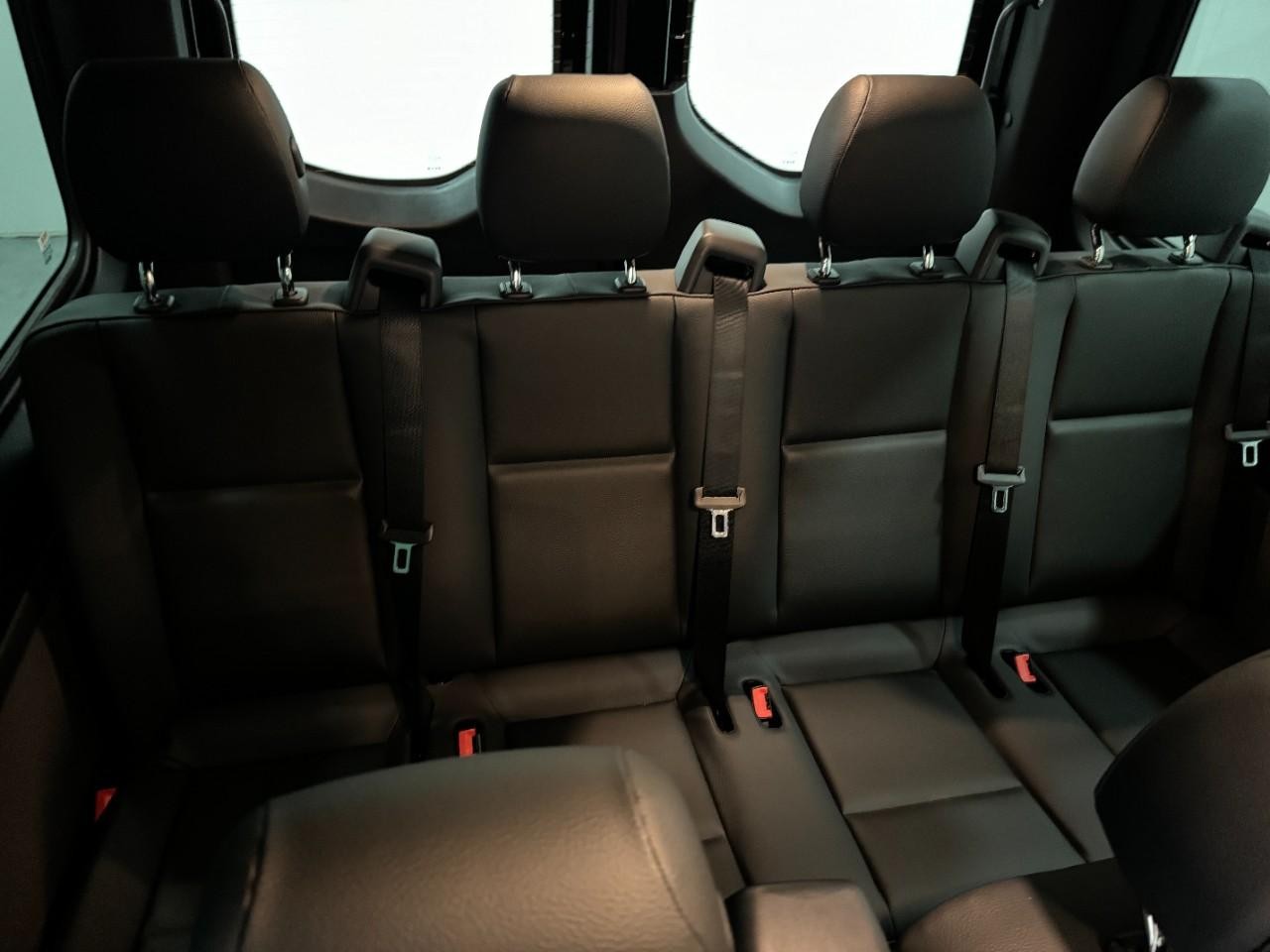 Mercedes-Benz Sprinter Passenger Van Vehicle Full-screen Gallery Image 11