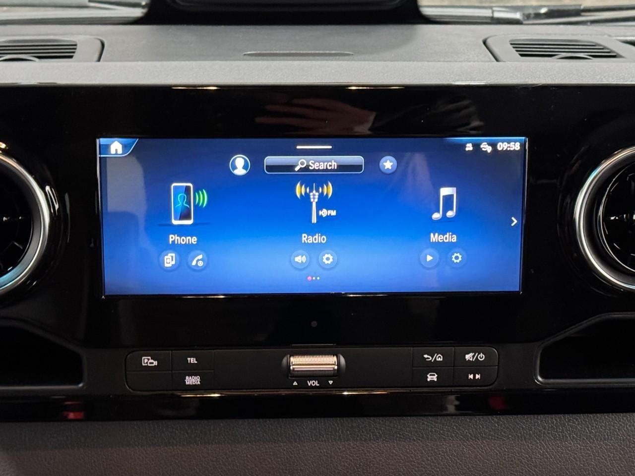 Mercedes-Benz Sprinter Passenger Van Vehicle Full-screen Gallery Image 16