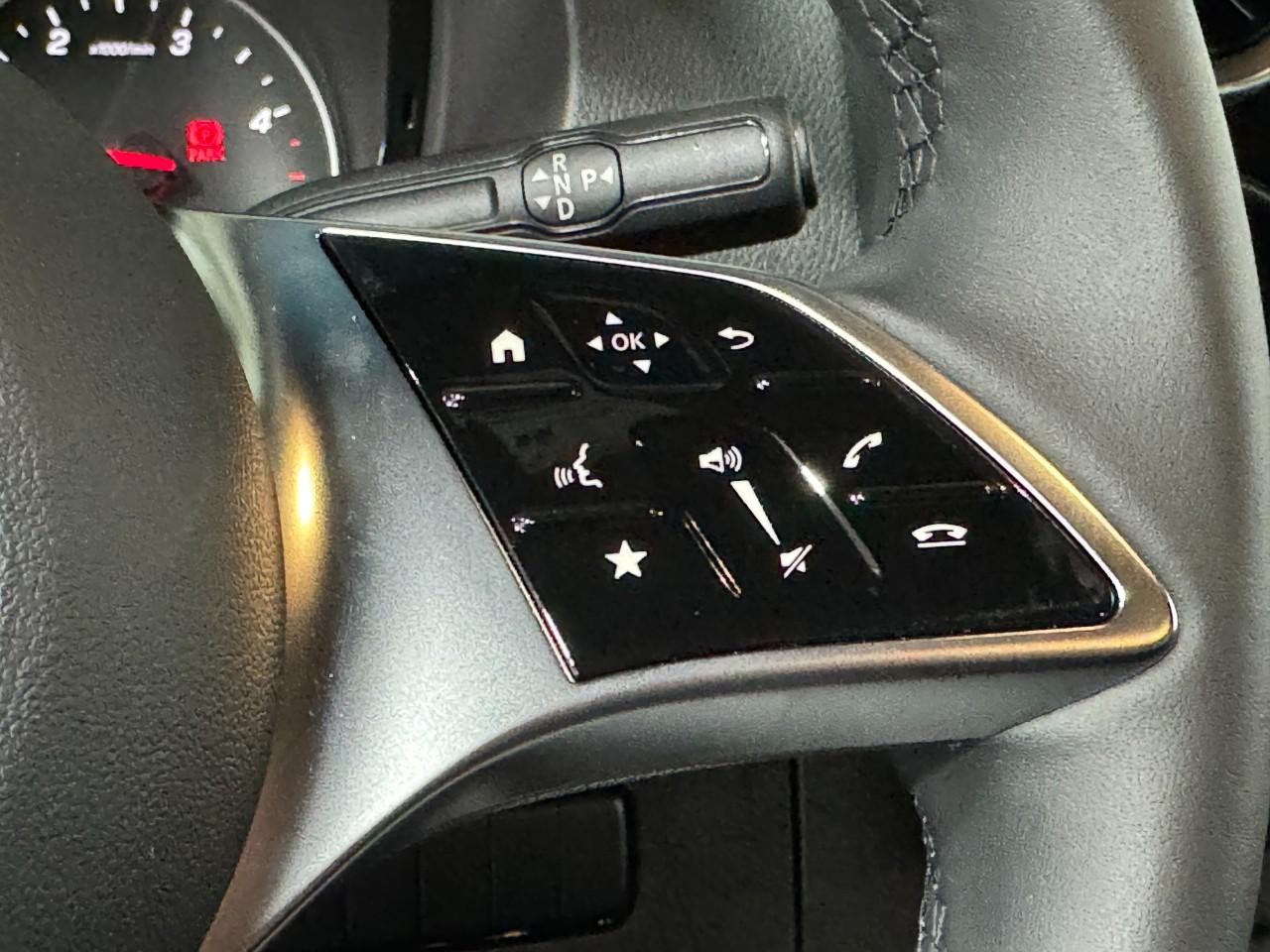 Mercedes-Benz Sprinter Passenger Van Vehicle Full-screen Gallery Image 31