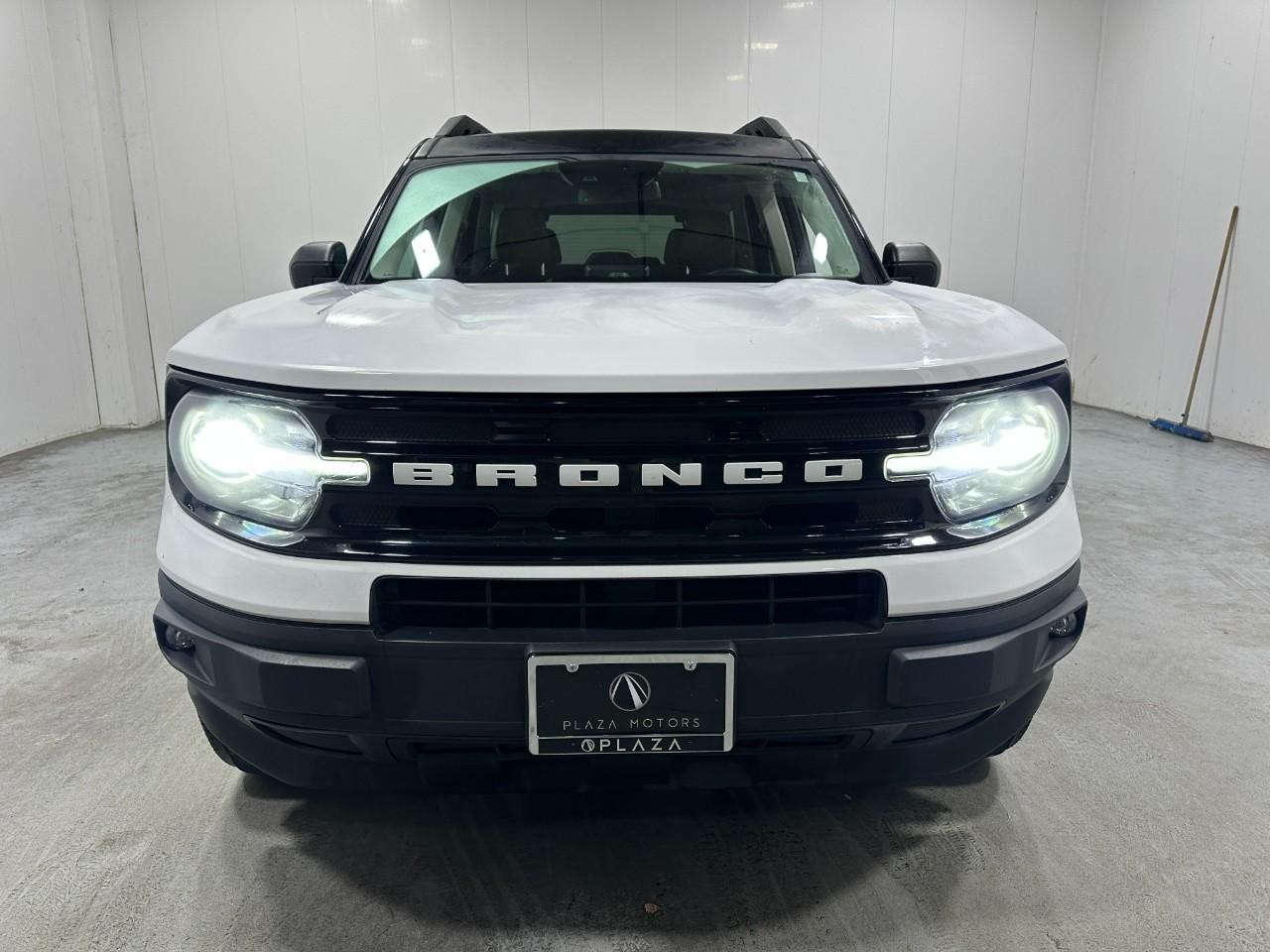 Ford Bronco Sport Vehicle Full-screen Gallery Image 09